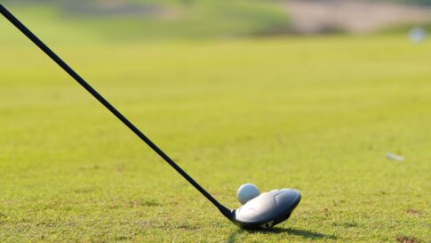 Golf club and ball setup for a fairway wood distance guide